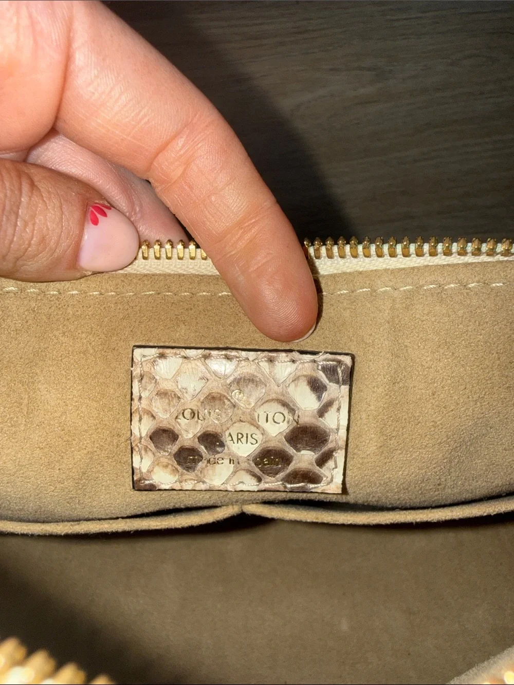 Louis Vuitton python and beige crossbody with gold hardware - Picture 12 of 16